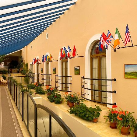Hotel Steve Liptovsky Mikulas Exterior photo