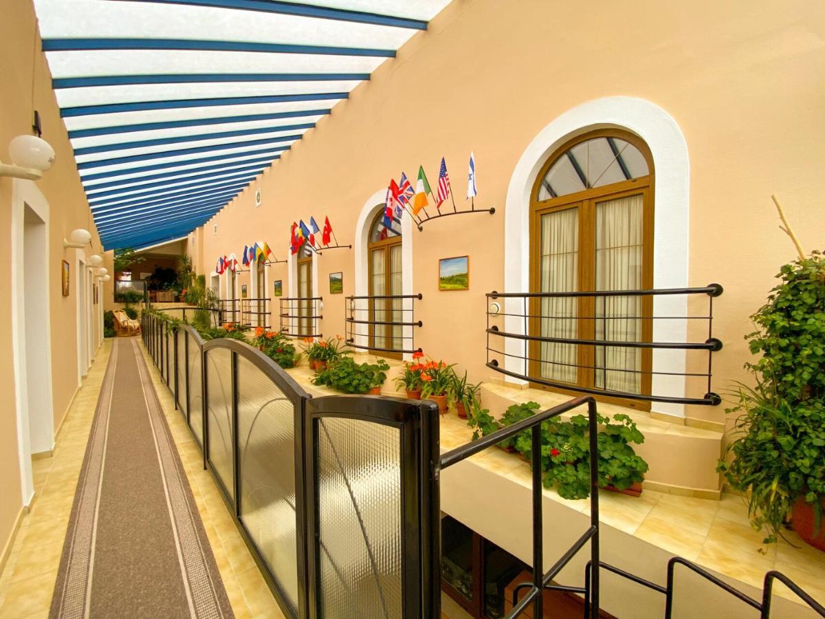 Hotel Steve Liptovsky Mikulas Exterior photo